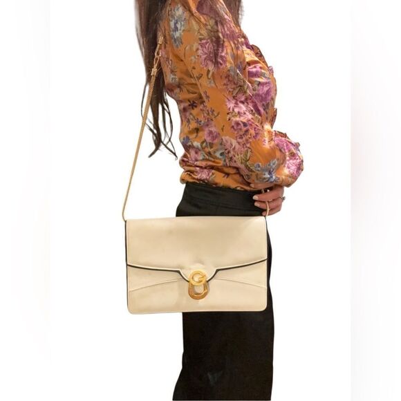 Gucci white leather bag with gold Gg - Picture 15 of 16